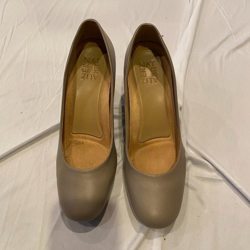 Elegant Taupe Block Heel Pumps - Picture 3 of 8